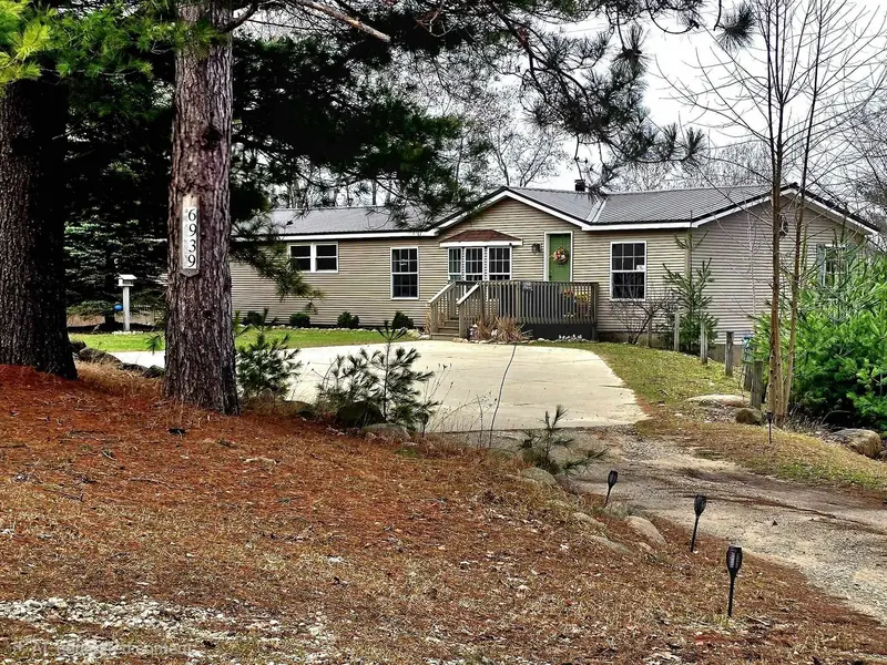 6939 170th AVE, Austin Twp, MI 49326