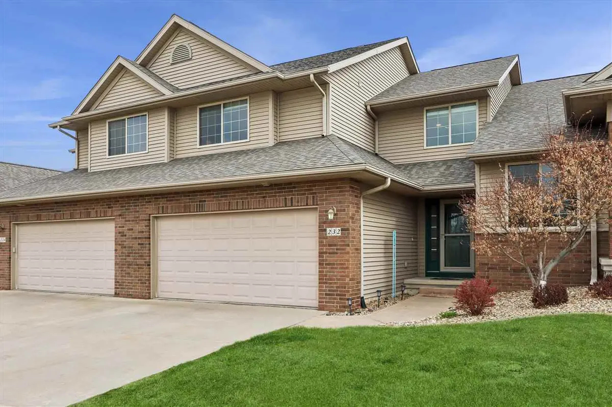 232 Woodfield Ln, Tiffin, IA 52340