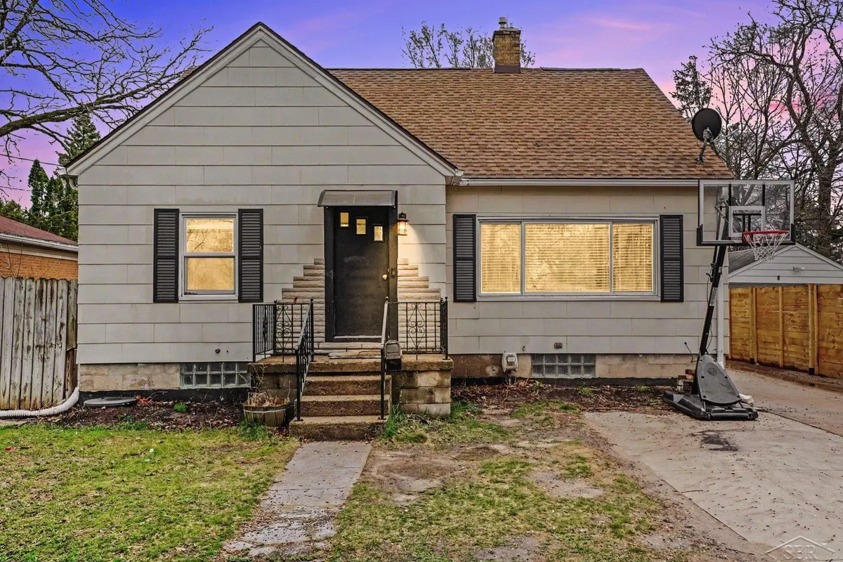 402 Patterson AVE, Bay City, MI 48706