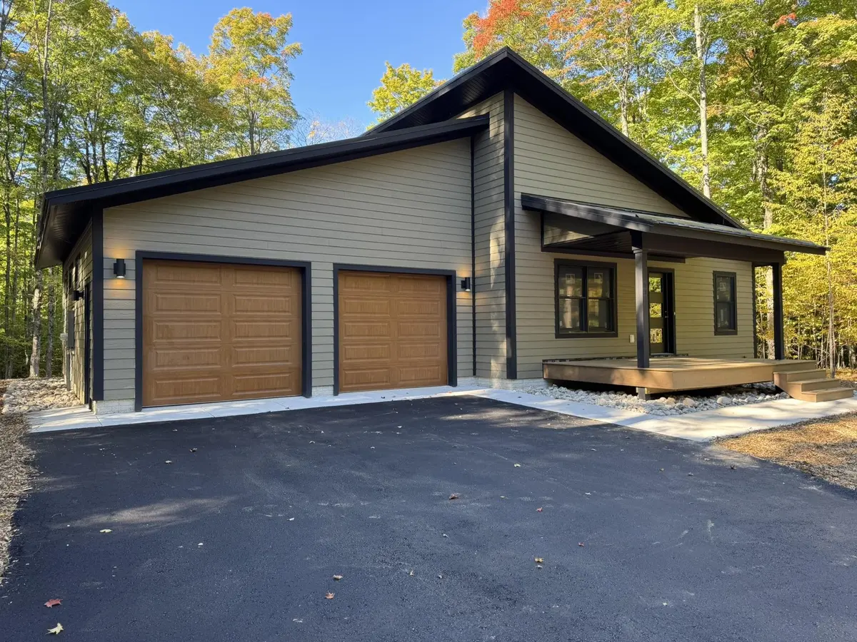 2418 Hawks Eye DR, Kearney Twp, MI 49615