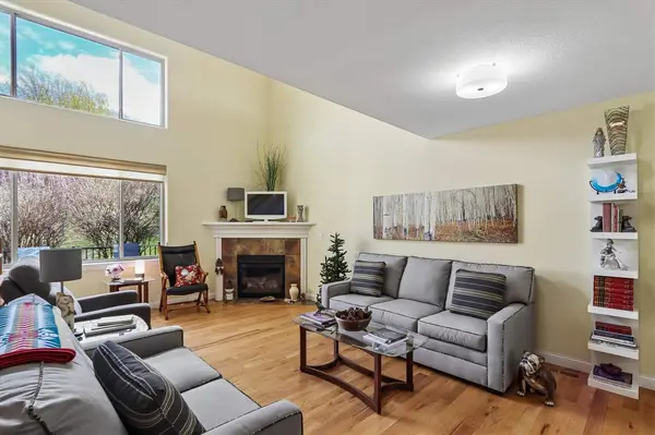 232 Woodfield Ln, Tiffin, IA 52340