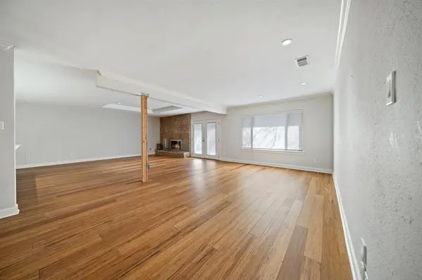 15606 Kingscrest Circle, Dallas, TX 75248