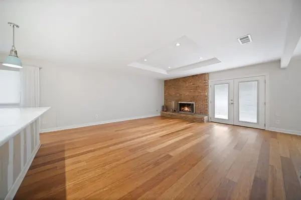 15606 Kingscrest Circle, Dallas, TX 75248