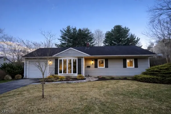 3 Spalding Dr, Livingston Twp., NJ 07039