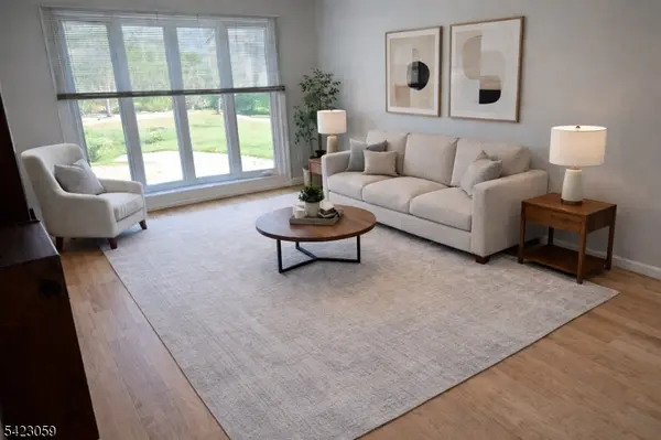 3 Spalding Dr, Livingston Twp., NJ 07039