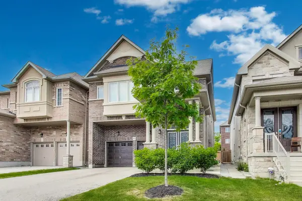 852 Elvidge TRL, Newmarket, ON L3X 0J7