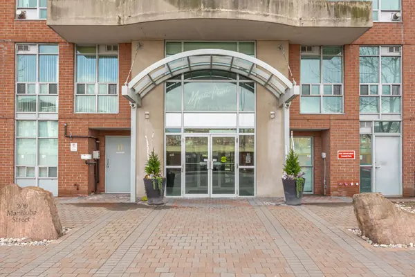 200 Manitoba ST #119, Toronto W06, ON M8Y 3Y9