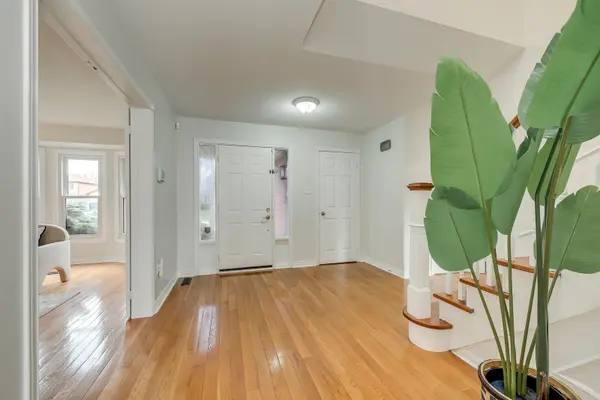 1190 Valleybrook DR, Oakville, ON L6H 4Z7