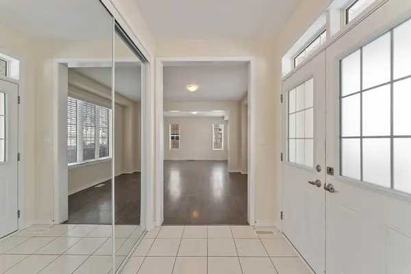 1 Honey Comb TRL, Thorold, ON L3B 5N5