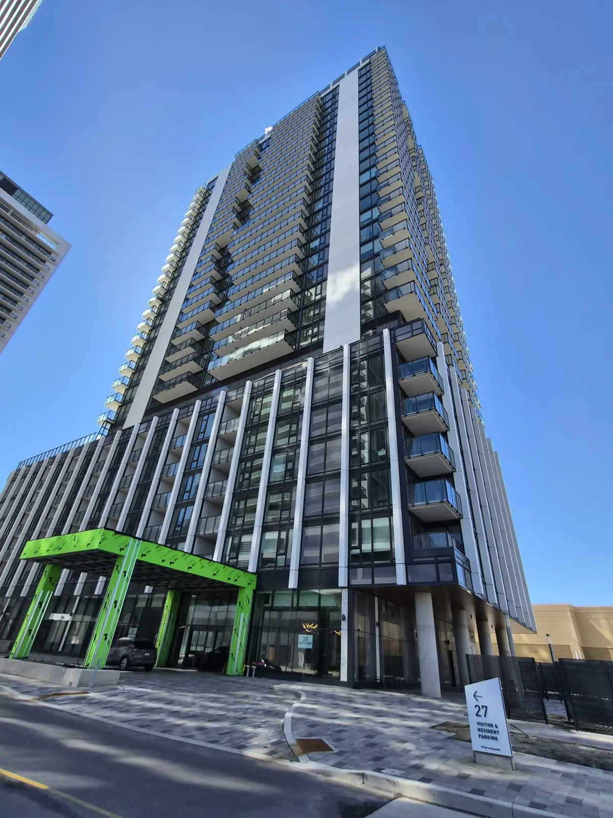 27 Korda Gate #1607, Vaughan, ON L4K 0P6