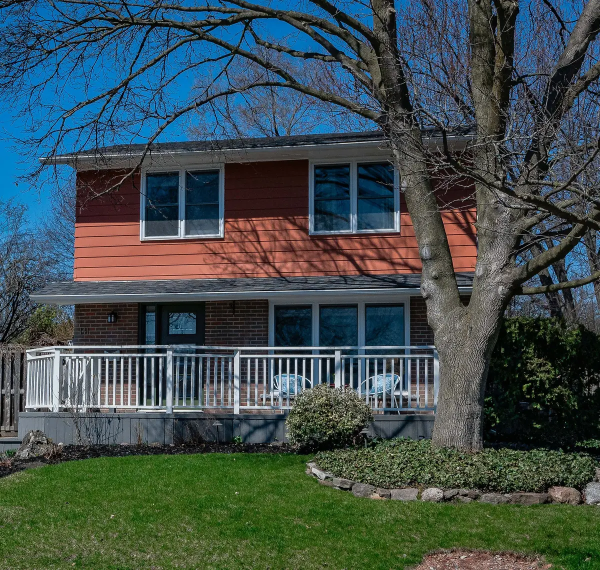 141 Oakdale DR, Oakville, ON L6H 1J4