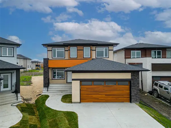 37 Hughes CRES, Winnipeg, MB R3Y 2C5