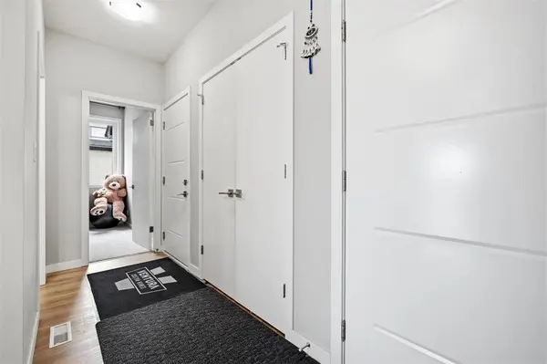 37 Hughes CRES, Winnipeg, MB R3Y 2C5