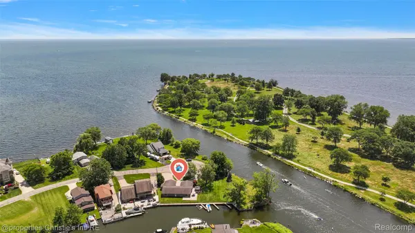 37337 LAKESHORE DR, Harrison Charter Township, MI 48045