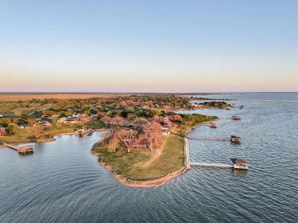 417 Pecan Point Drive, Kerens, TX 75144