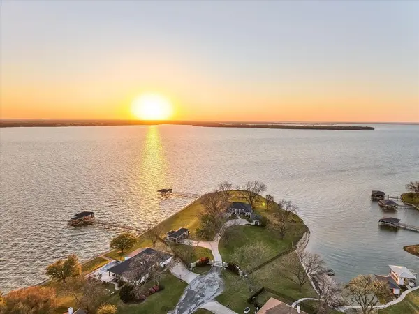 417 Pecan Point Drive, Kerens, TX 75144