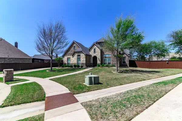 1305 Chisholm Trail Court, Midlothian, TX 76065