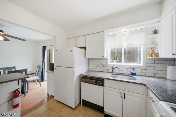 28 Village Dr, Hamburg Boro, NJ 07419