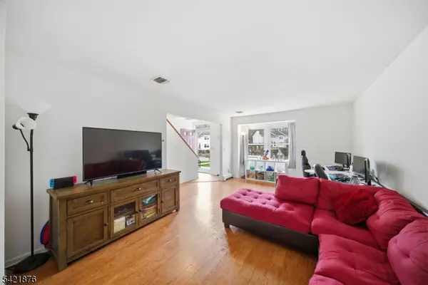 28 Village Dr, Hamburg Boro, NJ 07419