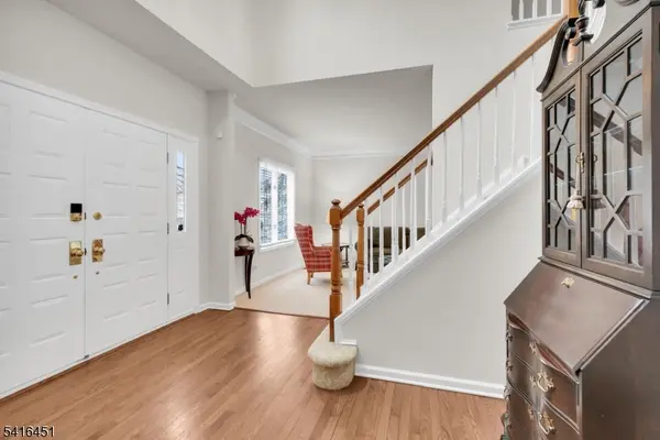 1 Vanderveer Dr, Bernards Twp., NJ 07920