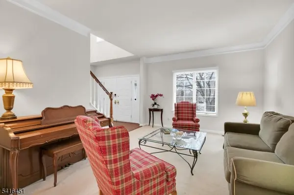 1 Vanderveer Dr, Bernards Twp., NJ 07920