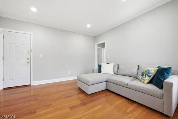 16 Munn St #2, Montclair Twp., NJ 07042