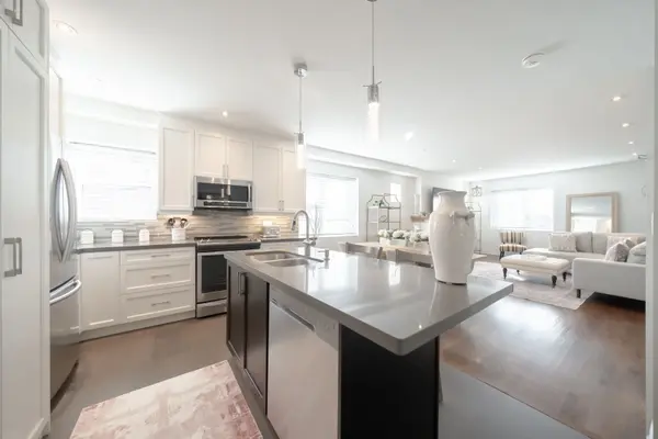 963 Avenue RD #3, Toronto C03, ON M5P 2K9