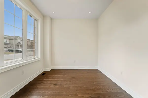 92 Carriage Shop BND, East Gwillimbury, ON L9N 0Y3