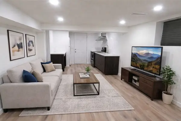 186 Schell AVE, Toronto W04, ON M6E 2T2