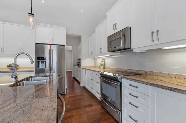 67 Copes LN, Hamilton, ON L8E 5C1