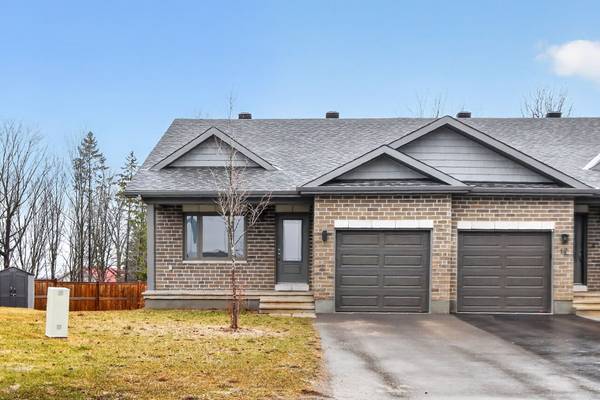 15 Seabert DR, Arnprior, ON K7S 0H9