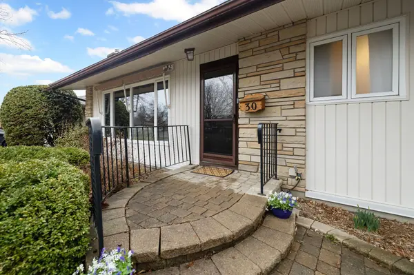 30 Elmsley CRES, Bells Corners And South To Fallowfield, ON K2H 6V3