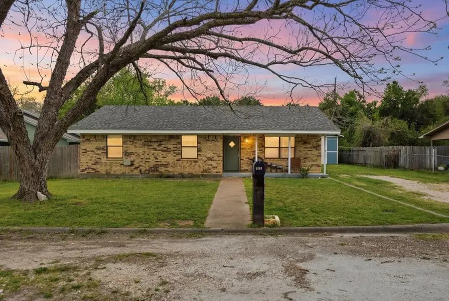 120 Mary Alice Drive, Valley Mills, TX 76689