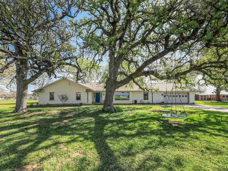 62 Sanders Road, Whitesboro, TX 76273