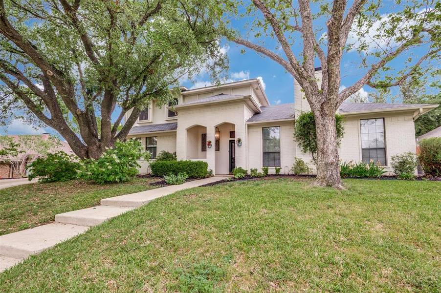 2926 Roaring Springs Road, Grapevine, TX 76051