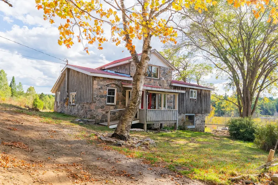 1127 Fallowfield RD, Dysart Et Al, ON K0M 1S0