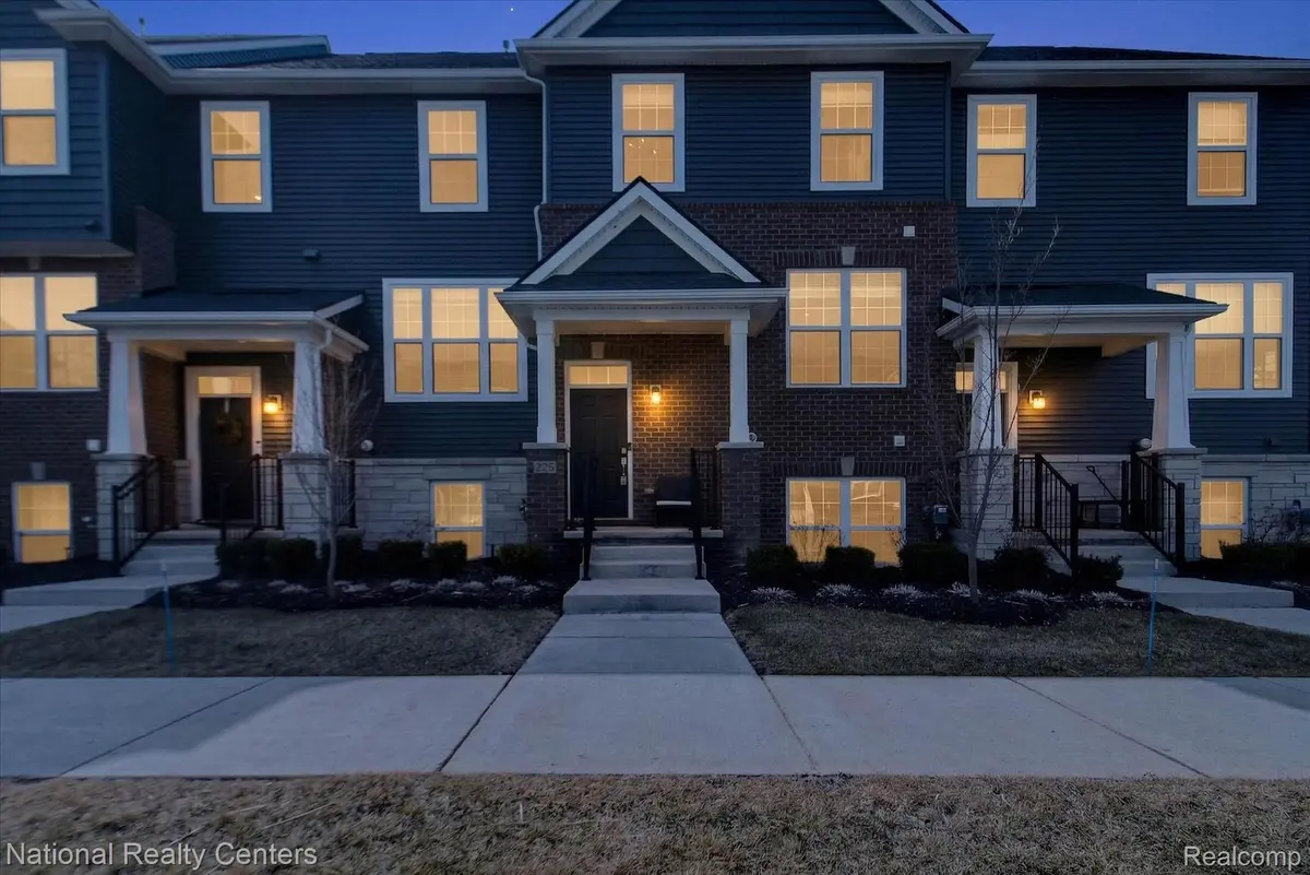 225 S Sydney CT, Plymouth, MI 48170