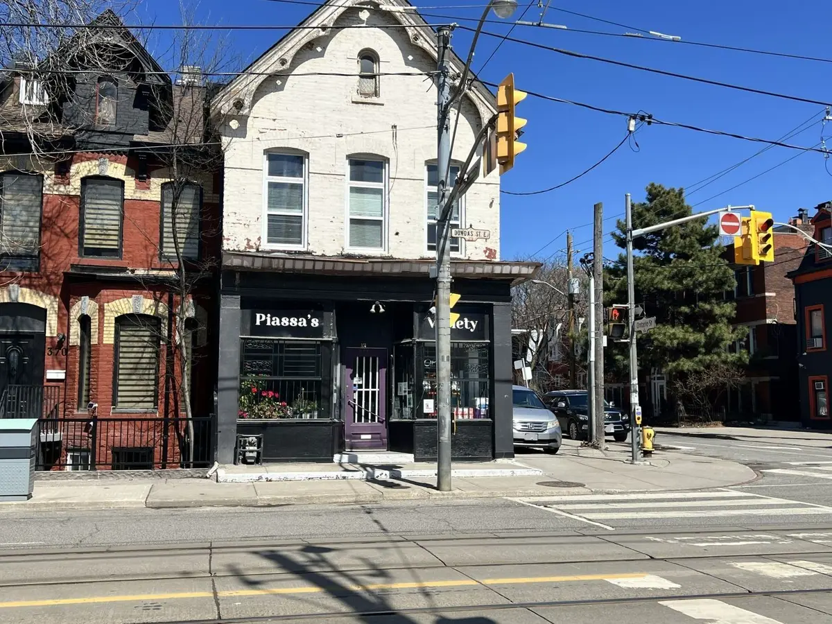 374 Dundas ST E #2, Toronto C08, ON M5A 2A3