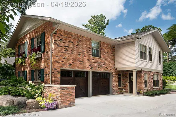 3648 Halla LN, Bloomfield Hills, MI 48301