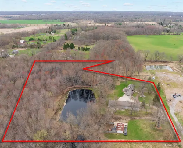 9247 Schrepfer RD, Howell, MI 48855