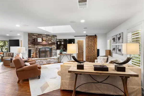 373 Trappers Trail, Mount Vernon, TX 75457