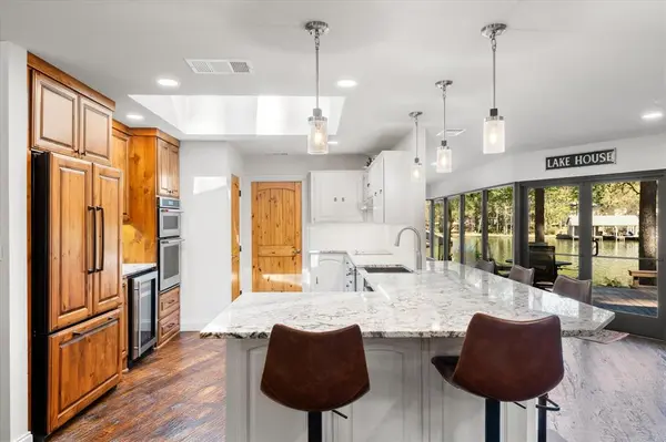 373 Trappers Trail, Mount Vernon, TX 75457