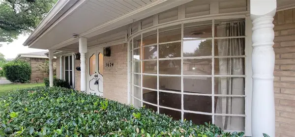 5624 Woodway Drive, Fort Worth, TX 76133