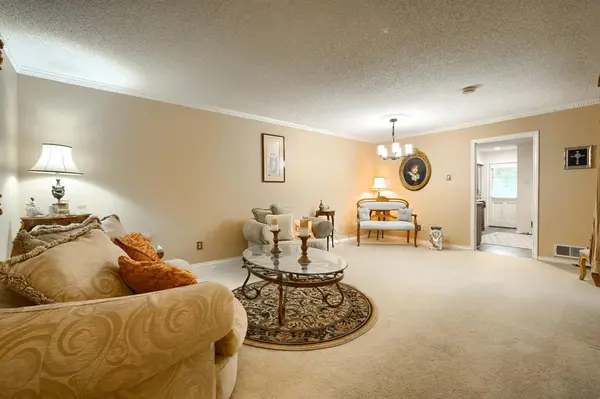 8226 Hunnicut Road, Dallas, TX 75228