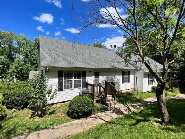 718 Baltimore AVE, Bedford, VA 24523