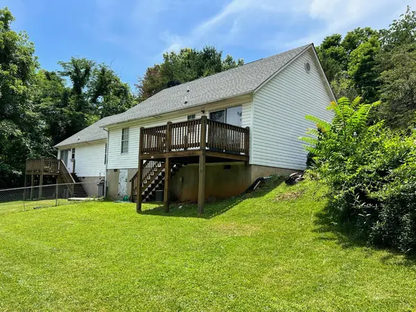 718 Baltimore AVE, Bedford, VA 24523