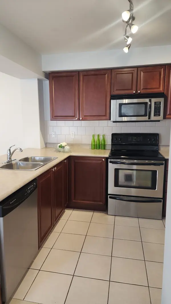 33 Bondsmith ST, Ajax, ON L1S 0A5