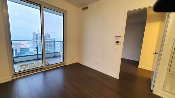 950 Portage Pkwy #6005, Vaughan, ON L4K 0J7