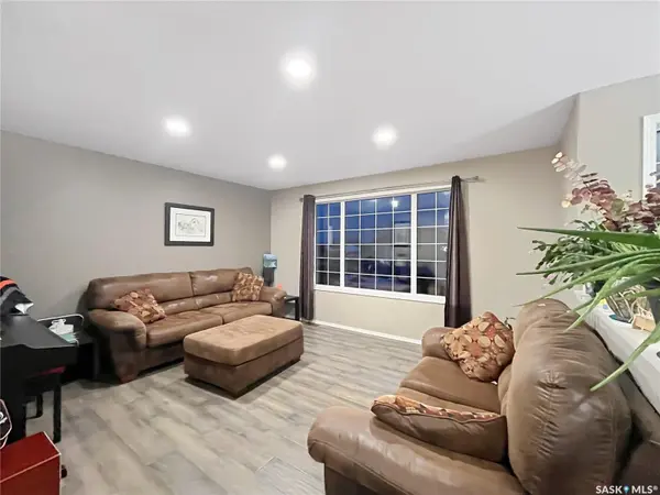 27 Carment PLACE, Prince Albert, SK S6V 8A2