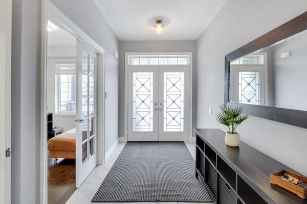 571 Dougall AVE, Caledon, ON L7C 3Z4